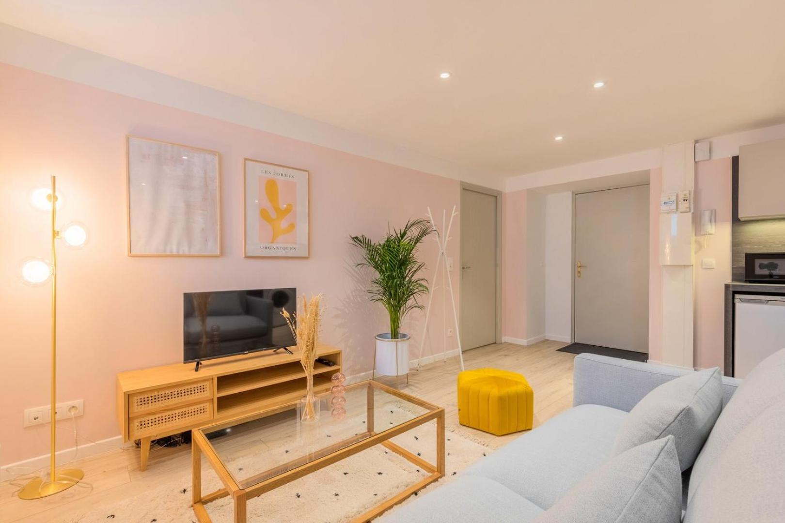 Apartment Renovated In Semi-basement & Hypercentre Lille