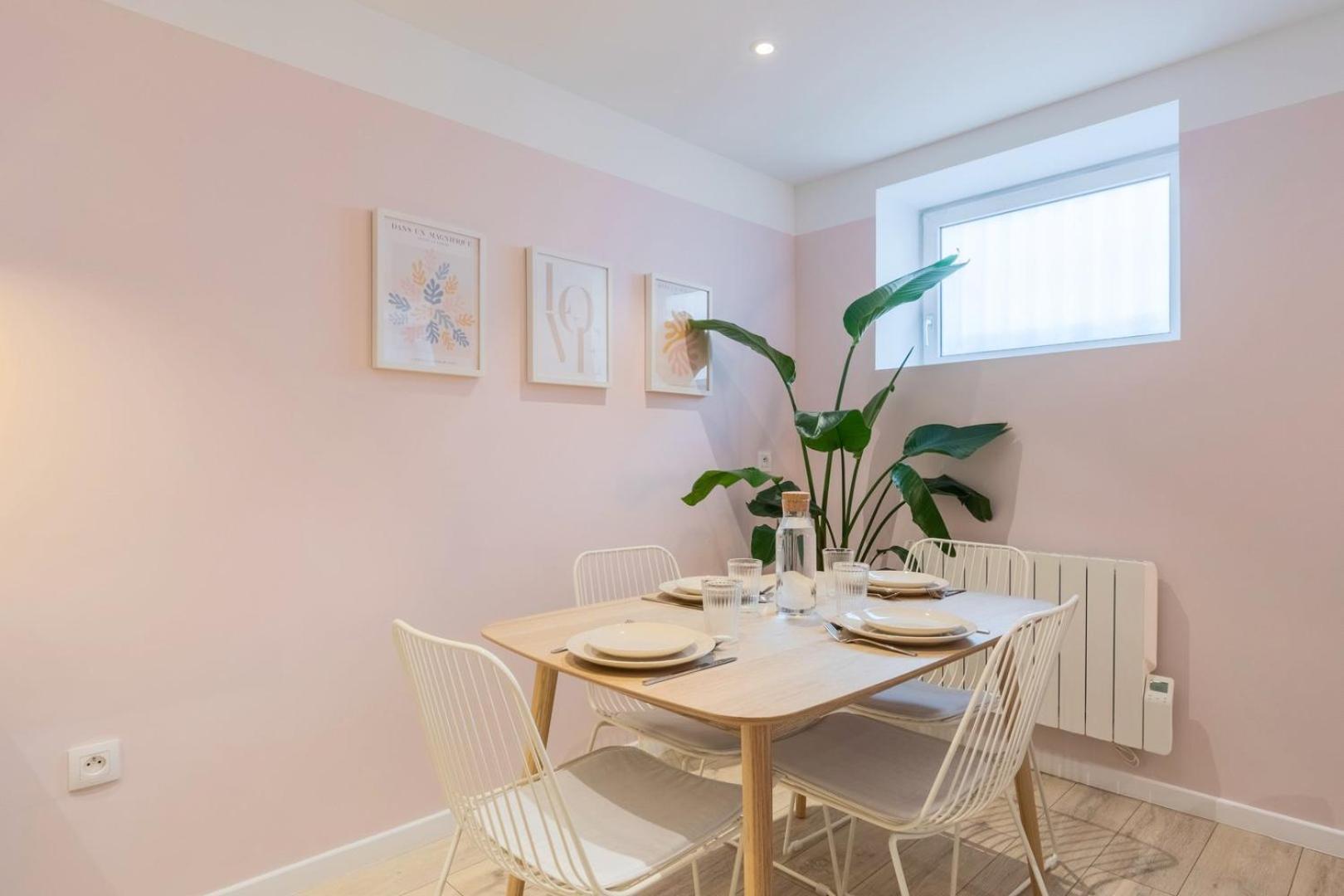 Renovated In Semi-basement & Hypercentre