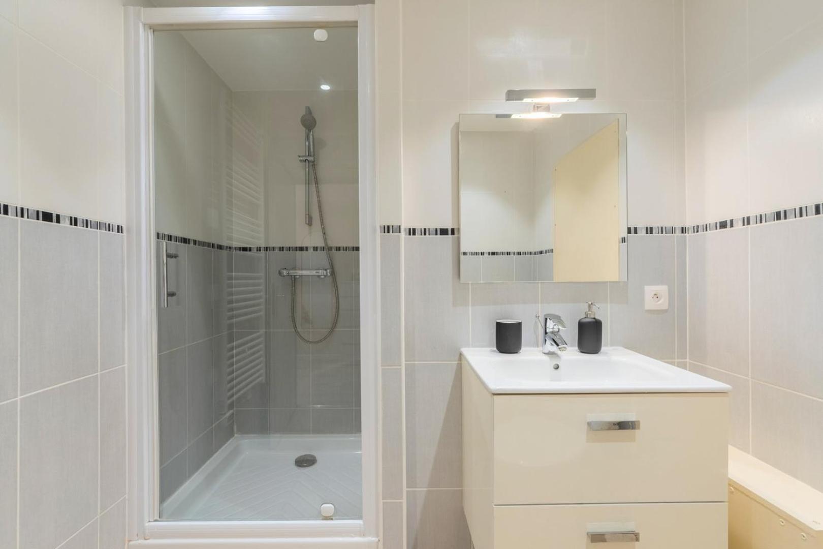 Apartment Renovated In Semi-basement & Hypercentre Lille