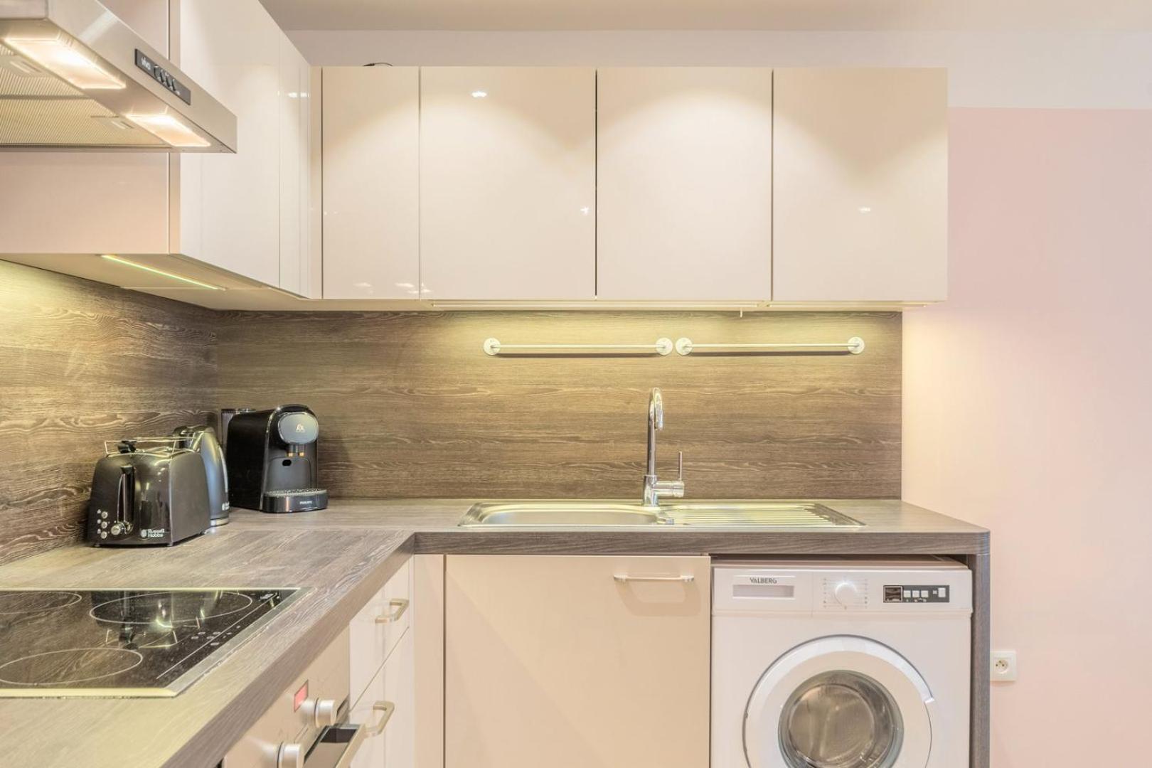 Renovated In Semi-basement & Hypercentre Apartment Lille